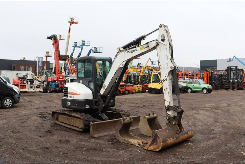 Crawler excavator Bobcat E50: picture 7
