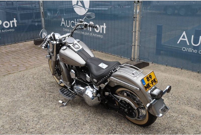 Harley-Davidson Heritage Softail Classic FLSTC - Motorcycle: picture 4 Harley-Davidson Heritage Softail Classic FLSTC - Motorcycle: picture 4