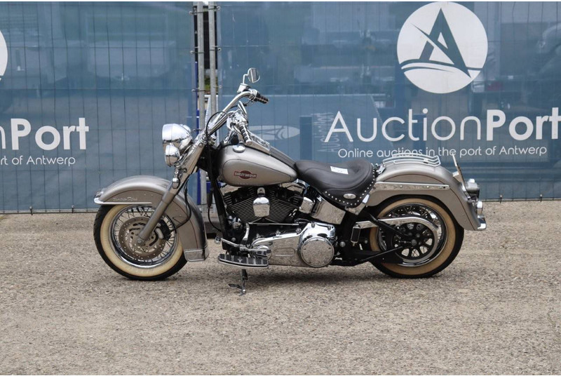 Harley-Davidson Heritage Softail Classic FLSTC - Motorcycle: picture 2 Harley-Davidson Heritage Softail Classic FLSTC - Motorcycle: picture 2
