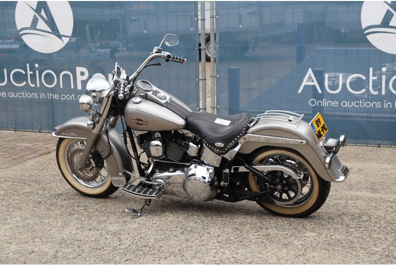 Harley-Davidson Heritage Softail Classic FLSTC - Motorcycle: picture 3 Harley-Davidson Heritage Softail Classic FLSTC - Motorcycle: picture 3