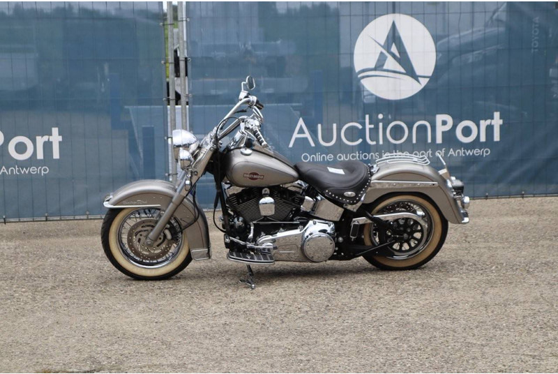 Harley-Davidson Heritage Softail Classic FLSTC - Motorcycle: picture 1 Harley-Davidson Heritage Softail Classic FLSTC - Motorcycle: picture 1