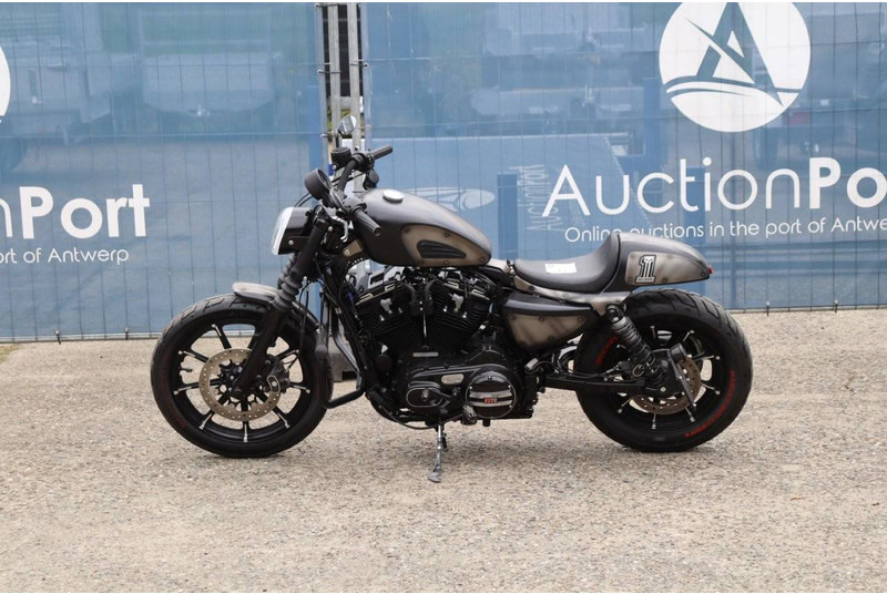Harley-Davidson Sportster 883 Custom - Motorcycle: picture 2 Harley-Davidson Sportster 883 Custom - Motorcycle: picture 2