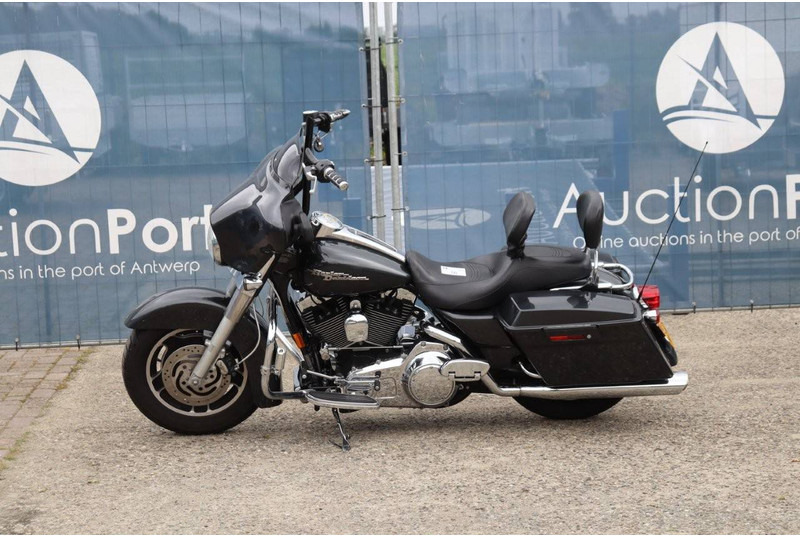 Harley-Davidson Streeet Glide - Motorcycle: picture 2 Harley-Davidson Streeet Glide - Motorcycle: picture 2
