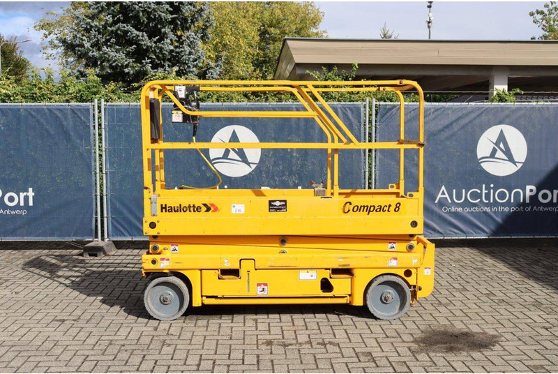 Haulotte Compact 8 - Scissor lift: picture 2 Haulotte Compact 8 - Scissor lift: picture 2