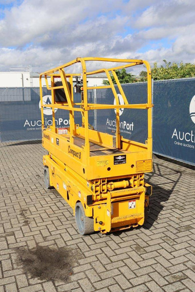 Haulotte Compact 8 - Scissor lift: picture 4 Haulotte Compact 8 - Scissor lift: picture 4
