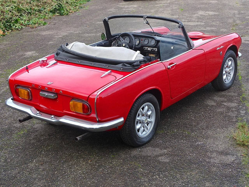 Honda S800 - Saloon car: picture 4 Honda S800 - Saloon car: picture 4
