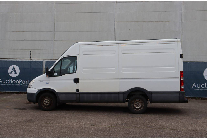 Iveco Daily 35S13 - Panel van: picture 3 Iveco Daily 35S13 - Panel van: picture 3