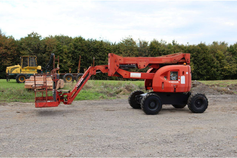 JLG 450AJ - Articulated boom lift: picture 1 JLG 450AJ - Articulated boom lift: picture 1