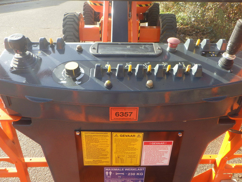 JLG 600AJ - Articulated boom lift: picture 5 JLG 600AJ - Articulated boom lift: picture 5