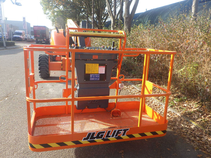 JLG 600AJ - Articulated boom lift: picture 4 JLG 600AJ - Articulated boom lift: picture 4