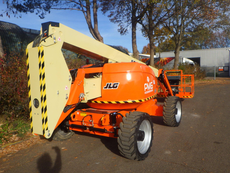JLG 600AJ - Articulated boom lift: picture 2 JLG 600AJ - Articulated boom lift: picture 2