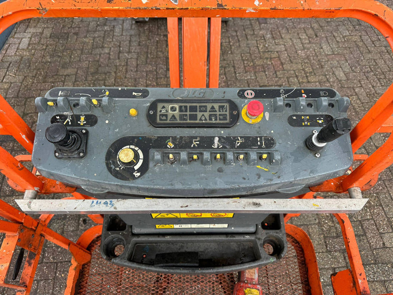 JLG E300AJP - Articulated boom lift: picture 3 JLG E300AJP - Articulated boom lift: picture 3