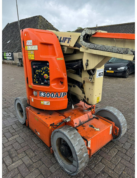 JLG E300AJP - Articulated boom lift: picture 5 JLG E300AJP - Articulated boom lift: picture 5