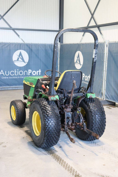 John Deere 4100 - Farm tractor: picture 4 John Deere 4100 - Farm tractor: picture 4