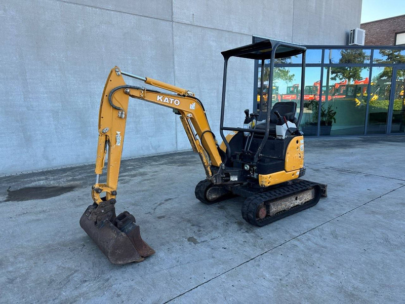 Kato 17VXE - Mini excavator: picture 1 Kato 17VXE - Mini excavator: picture 1