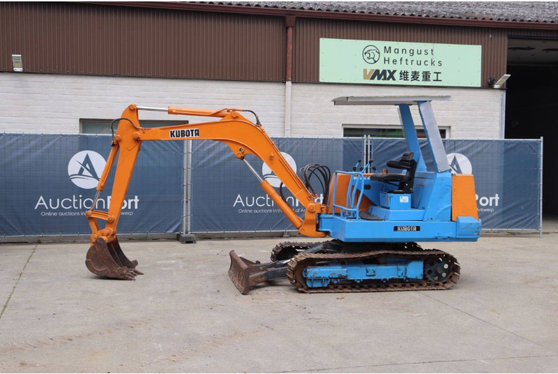 Kubota KH-033 - Mini excavator: picture 1 Kubota KH-033 - Mini excavator: picture 1