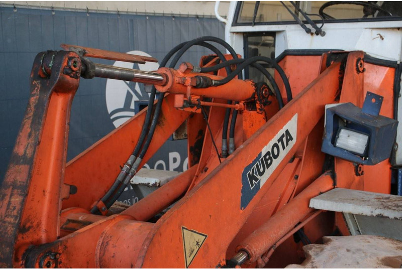 Wheel loader Kubota R510: picture 10