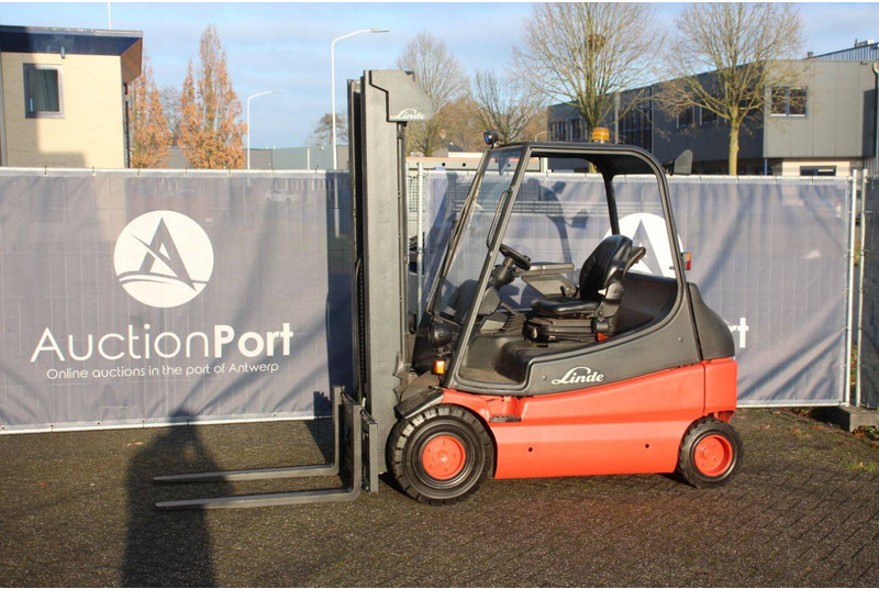 Linde E25/03 - Electric forklift: picture 1 Linde E25/03 - Electric forklift: picture 1