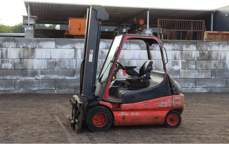 Linde E30-02 - Electric forklift: picture 1 Linde E30-02 - Electric forklift: picture 1