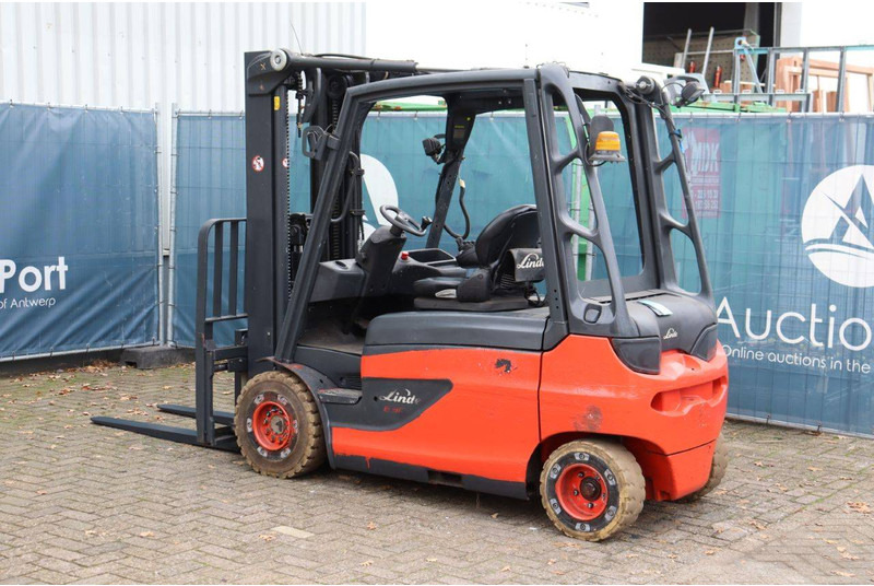 Linde E30 - Electric forklift: picture 3 Linde E30 - Electric forklift: picture 3