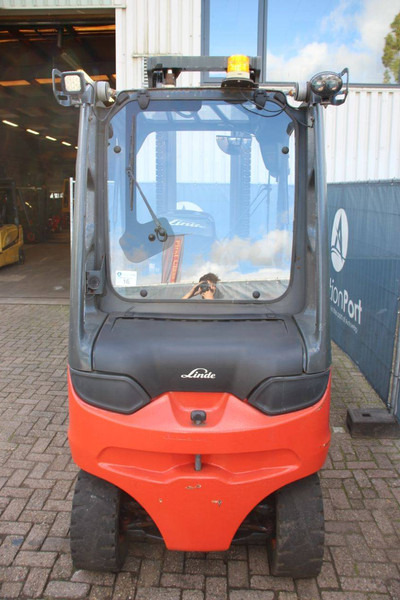 Linde E40H-01/600 - Electric forklift: picture 4 Linde E40H-01/600 - Electric forklift: picture 4