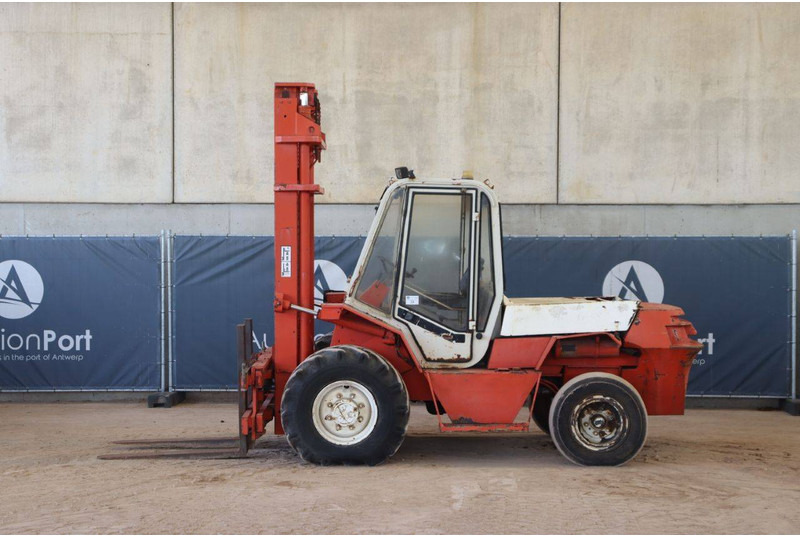 Manitou - Rough terrain forklift: picture 2 Manitou - Rough terrain forklift: picture 2