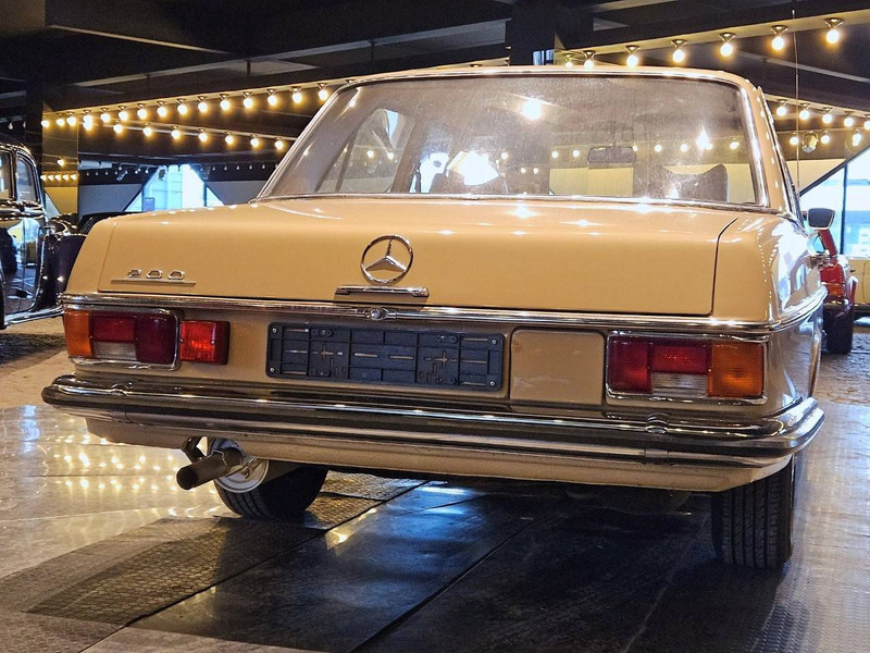 Mercedes-Benz 200-serie 200 - Saloon car: picture 5 Mercedes-Benz 200-serie 200 - Saloon car: picture 5