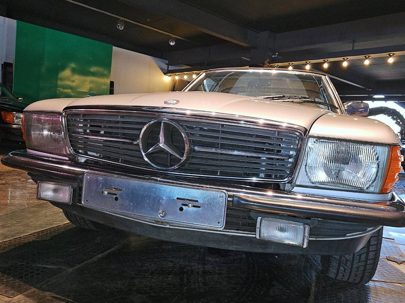 Mercedes-Benz 280 SL - Saloon car: picture 4 Mercedes-Benz 280 SL - Saloon car: picture 4