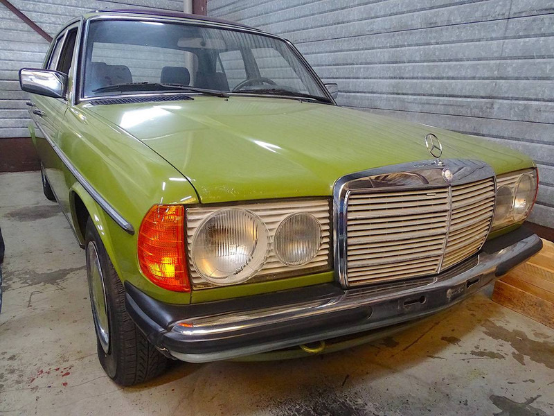 Mercedes-Benz E-Klasse (W123) _ 200 Automatic - Saloon car: picture 2 Mercedes-Benz E-Klasse (W123) _ 200 Automatic - Saloon car: picture 2