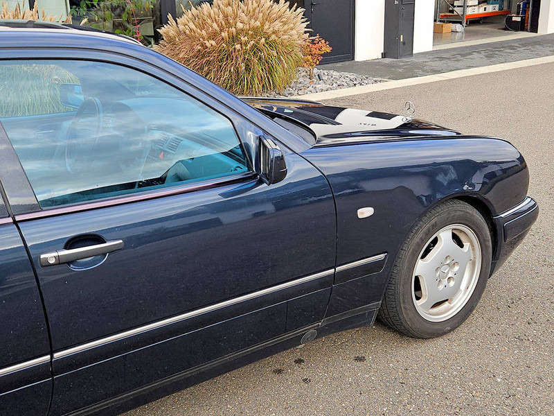 Mercedes-Benz E-Klasse (W210) _ 300 D Automatic - Saloon car: picture 4 Mercedes-Benz E-Klasse (W210) _ 300 D Automatic - Saloon car: picture 4