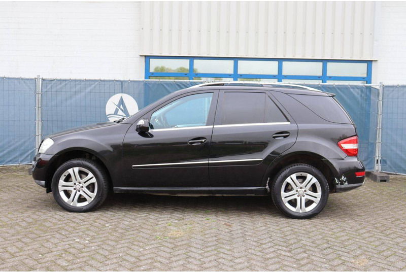 Mercedes-Benz M-Klasse ML 350 CDI 4MATIC - Saloon car: picture 2 Mercedes-Benz M-Klasse ML 350 CDI 4MATIC - Saloon car: picture 2