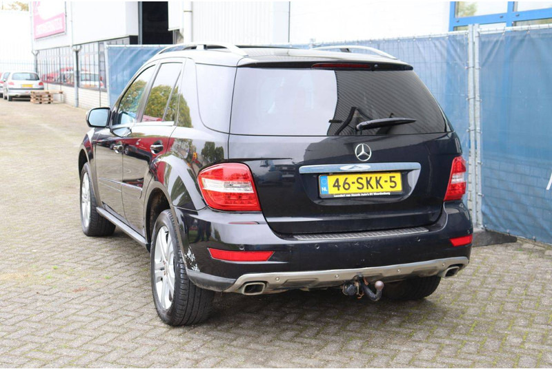 Mercedes-Benz M-Klasse ML 350 CDI 4MATIC - Saloon car: picture 4 Mercedes-Benz M-Klasse ML 350 CDI 4MATIC - Saloon car: picture 4