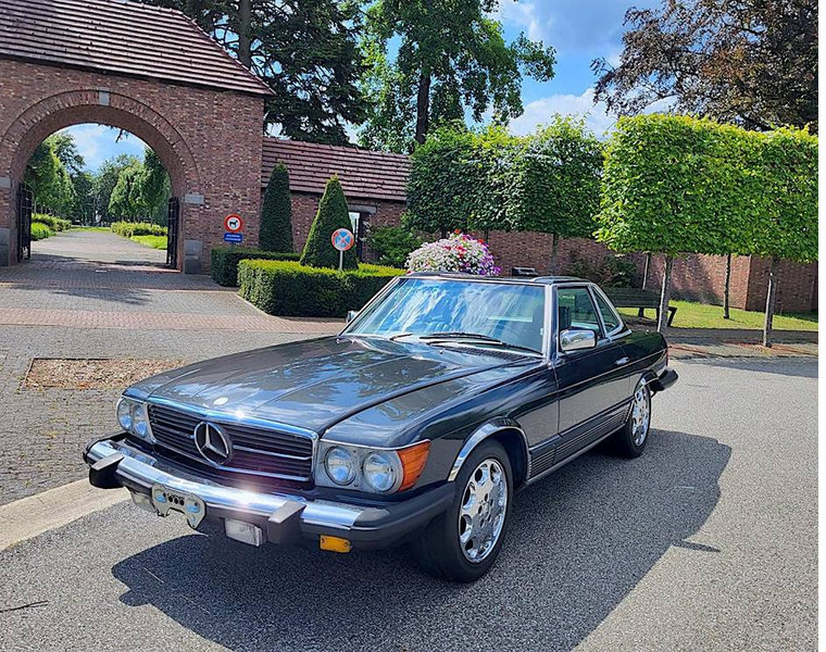 Mercedes-Benz SL-Klasse (R107) _ 380 - Saloon car: picture 2 Mercedes-Benz SL-Klasse (R107) _ 380 - Saloon car: picture 2
