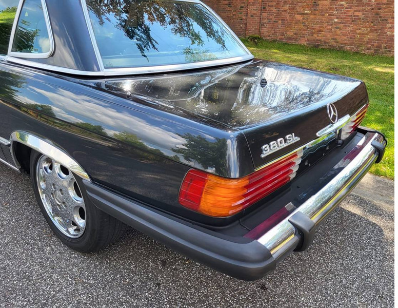 Mercedes-Benz SL-Klasse (R107) _ 380 - Saloon car: picture 5 Mercedes-Benz SL-Klasse (R107) _ 380 - Saloon car: picture 5