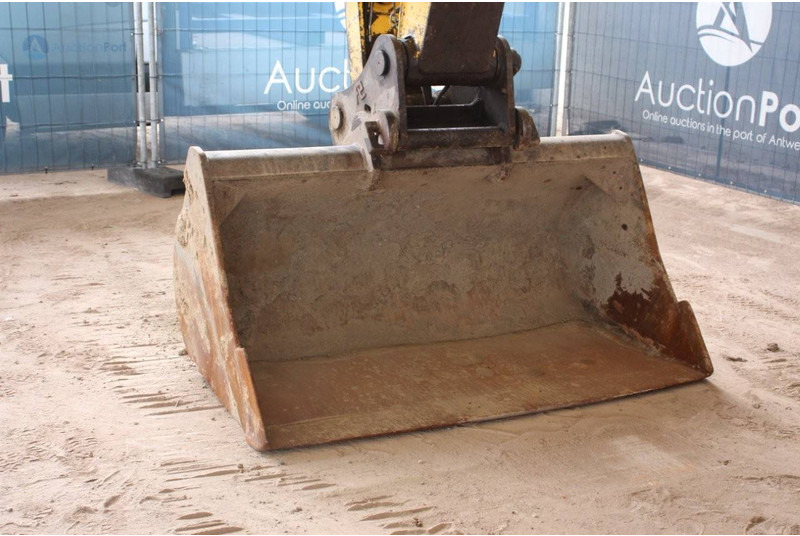 Crawler excavator New Holland E265: picture 15