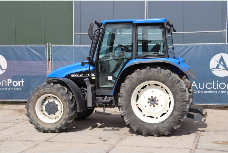 New Holland TL90 - Farm tractor: picture 3 New Holland TL90 - Farm tractor: picture 3