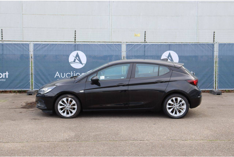 Opel Astra - Saloon car: picture 2 Opel Astra - Saloon car: picture 2