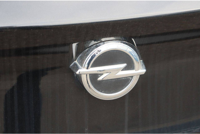 Saloon car Opel Astra: picture 19 Saloon car Opel Astra: picture 19