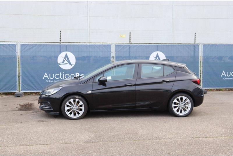 Opel Astra - Saloon car: picture 1 Opel Astra - Saloon car: picture 1