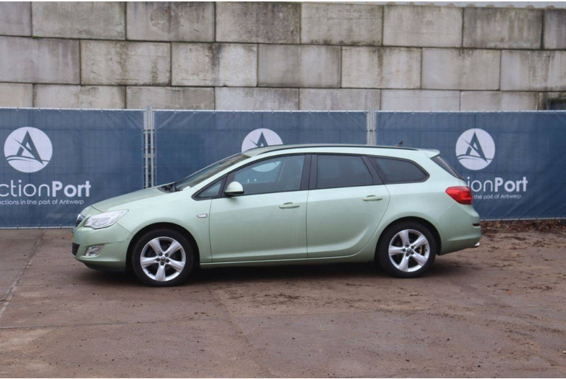 Opel Astra Sports Tourer - Car: picture 1 Opel Astra Sports Tourer - Car: picture 1
