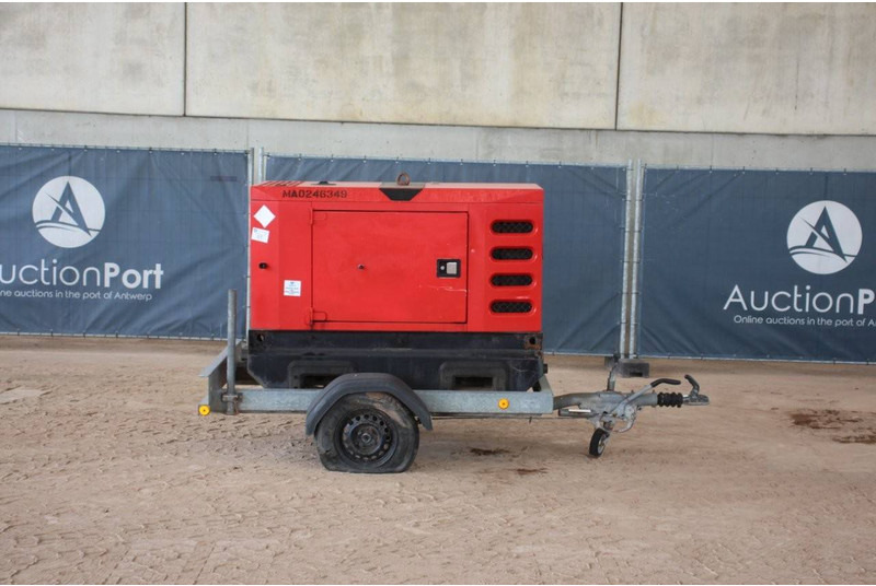 SDMO R22 - Generator set: picture 2 SDMO R22 - Generator set: picture 2