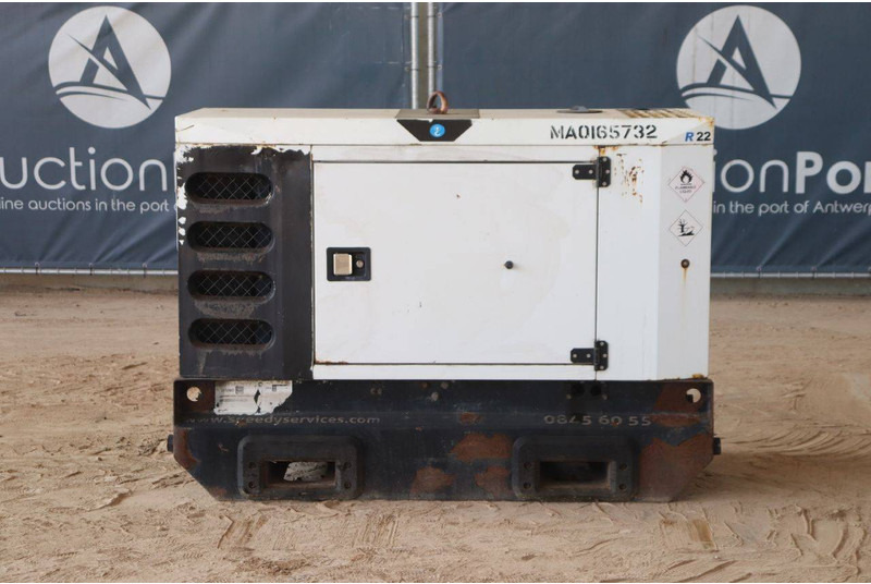SDMO R22C3 - Generator set: picture 2 SDMO R22C3 - Generator set: picture 2