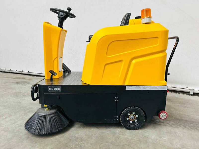 SW80 - Road sweeper: picture 3 SW80 - Road sweeper: picture 3