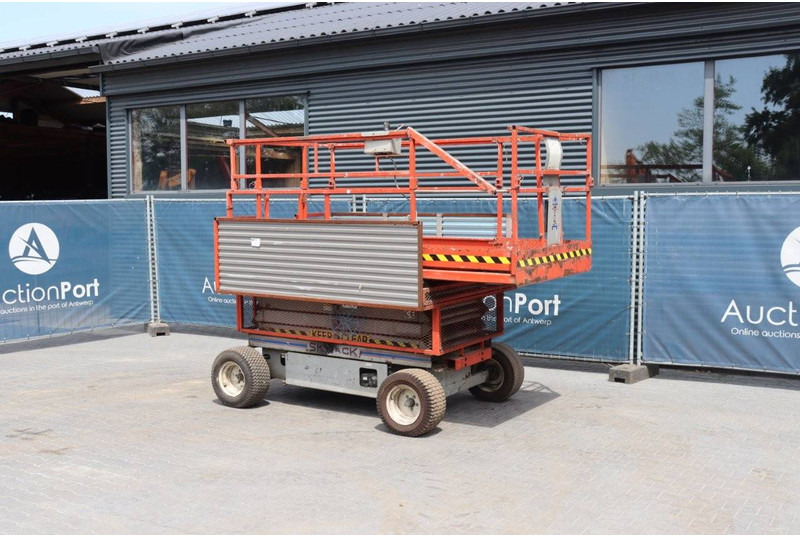 Skyjack SJ III - 6832 - Scissor lift: picture 3 Skyjack SJ III - 6832 - Scissor lift: picture 3