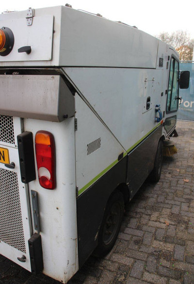 TENNANT A60 - Road sweeper: picture 5 TENNANT A60 - Road sweeper: picture 5