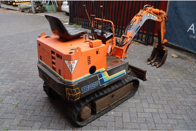 Mini excavator Takeuchi TB080: picture 6
