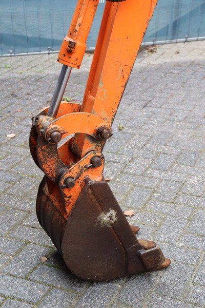 Mini excavator Takeuchi TB080: picture 10