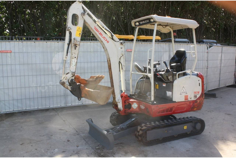 Mini excavator Takeuchi TB216: picture 17