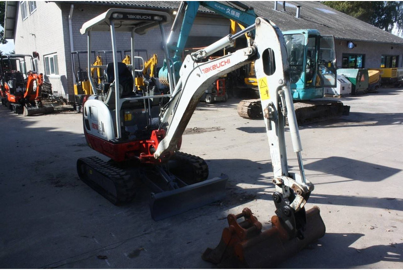 Mini excavator Takeuchi TB216: picture 9