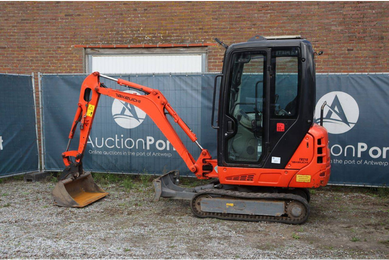 Takeuchi TB216 - Mini excavator: picture 3 Takeuchi TB216 - Mini excavator: picture 3